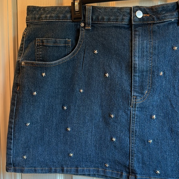 NWT NOBO STAR STUDDED MINI DENIM SKIRT SZ 21 - Picture 3 of 7